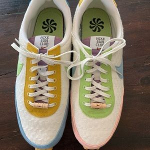 NIKE daybreak SE women’s sneakers sz 10